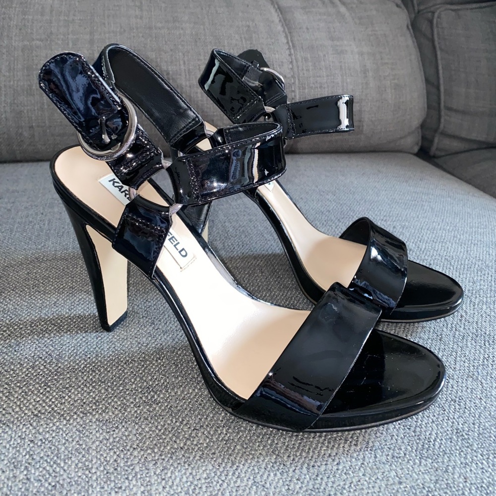 Karl Lagerfeld Paris Cieone Sandal